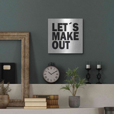 «Let's Make Out» par Nicklas Gustafsson, art mural en métal