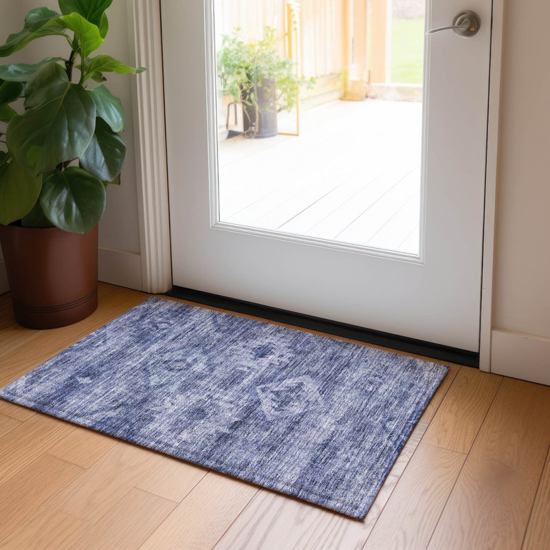 Tapis intérieur / extérieur Shilynn avec envers antidérapant, Rectangle 1 pi 8 po x 2 pi 6 po