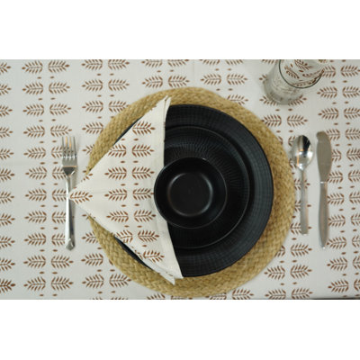 Serviette de table 18 x 18 po Fabividine pour les célébrations, parfaite pour la maison et les événements, Darpan, brun