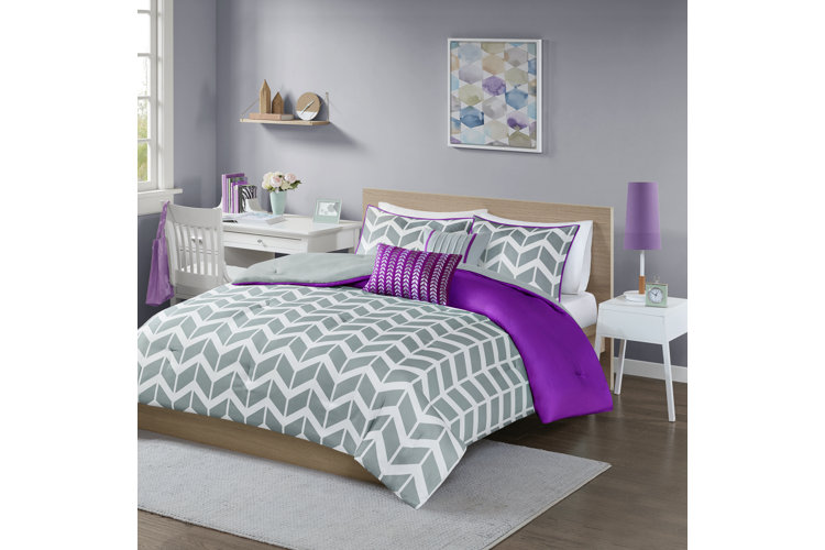 Stanek Microfiber Modern & Contemporary Comforter Set