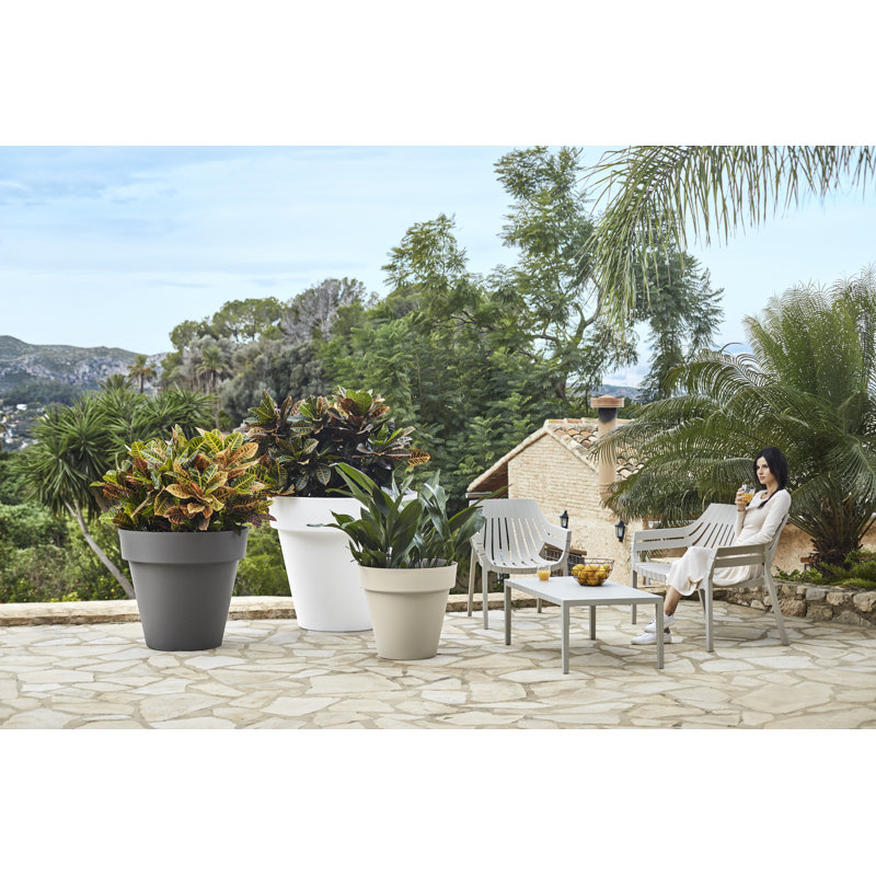 Maceta Resin Pot Planter, 20.5" H x 23.5" W x 23.5" D, Anthracite