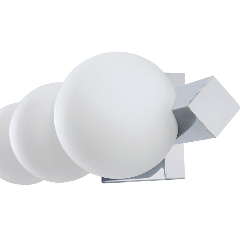 Coiffeuse Orbitron avec globes en verre blanc opale pour un décor élégant, H 4,7 po x l 28 po x P 6,7 po, Chrome chrome