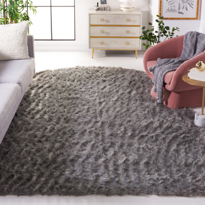 Tapis gris foncé Brennan