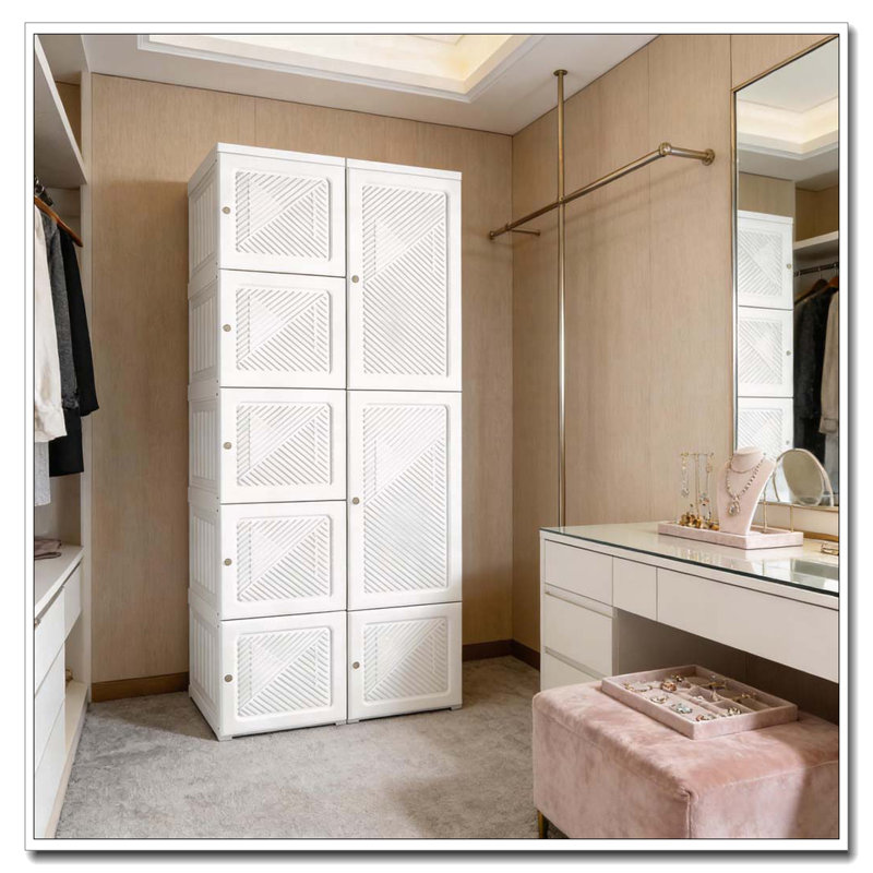 Garde-robe portable avec porte magnétique