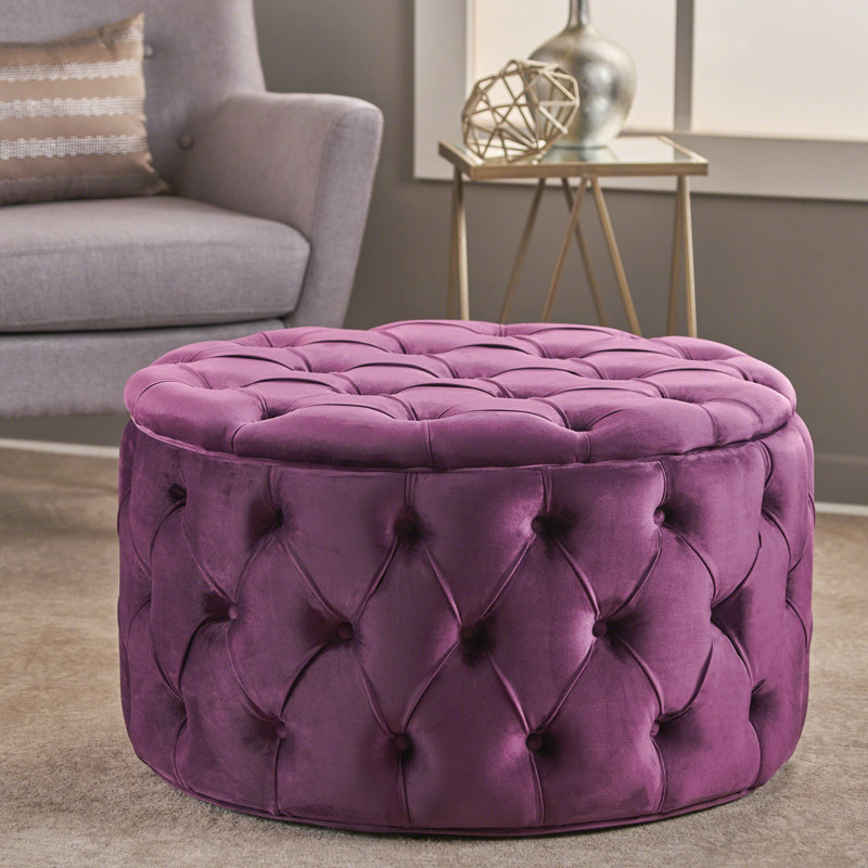 Velours fuchsia pour table basse ou usage décoratif élégant avec un design délicat