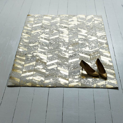Mckinney Chevron Cowhide Hand Woven Area Rug