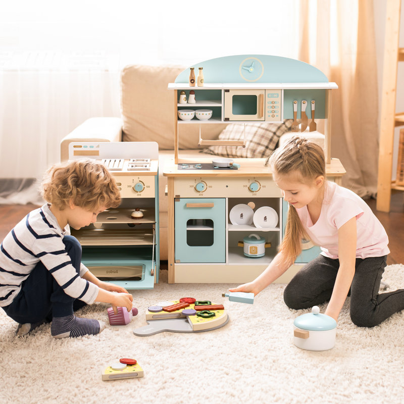 Ensemble de cuisine avec réfrigérateur, four, machine à laver, panier à linge. Ensemble de cuisine et d'accessoires de jeu en bois