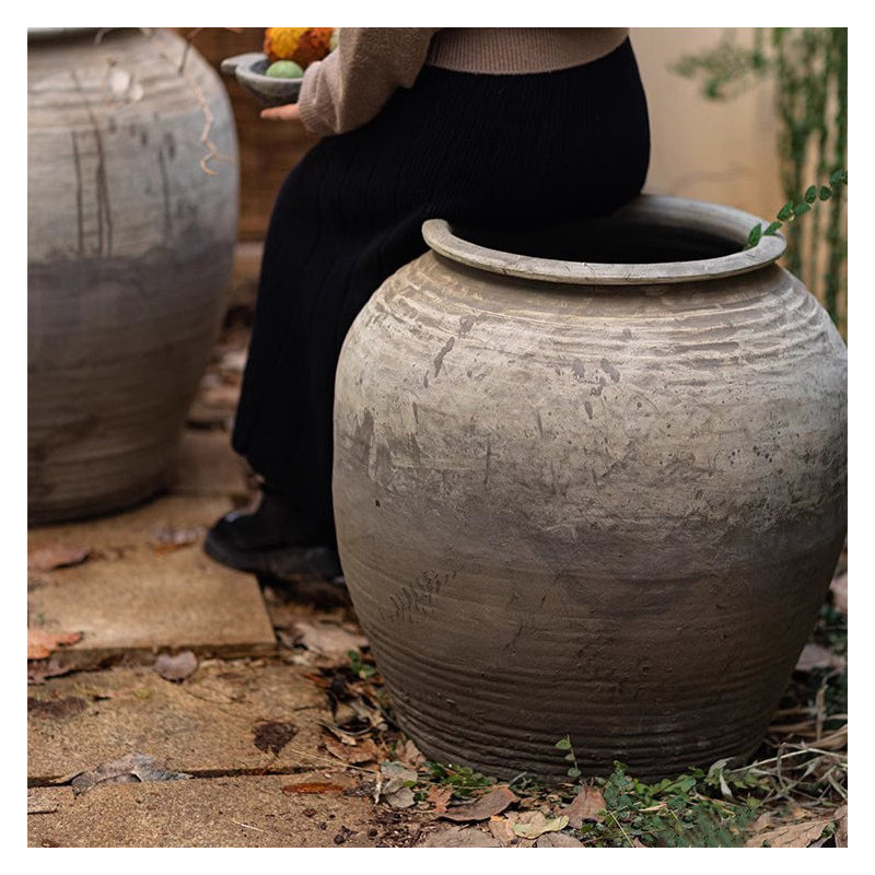 Grand pot en céramique antique, H 15,7 po x l 15,5 po x P 15,5 po