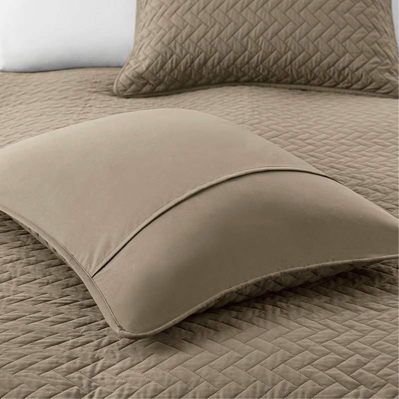 Queen 3 Piece Luxurious Oversized Quilt Set, Taupe