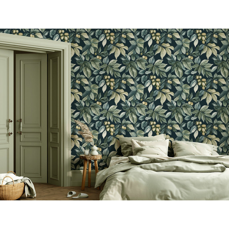Papier peint botanique foncé avec feuilles vertes et baies - adhésif mural Moody