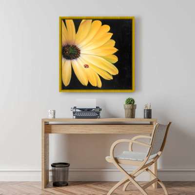 Toile marguerite jaune et coccinelle jaune | Décoration murale botanique