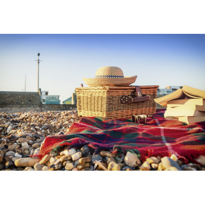 " Picnic On The Beach "