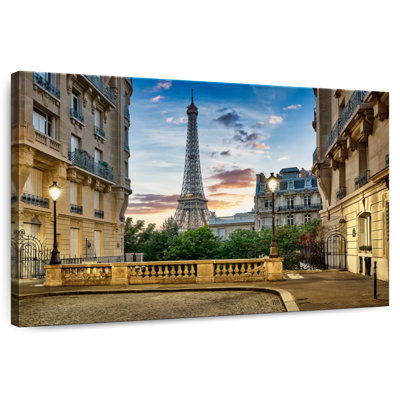 Vanna Haussman Building Eiffel View