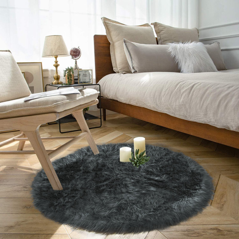 Chastine Faux Sheepskin Indoor Rug, Round 5'