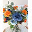 Arrangement de roses en soie dans un vase