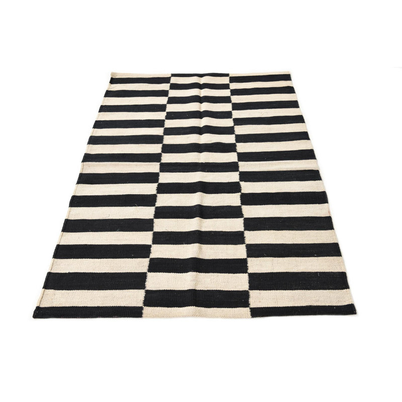 Tapis noir et blanc Newsom