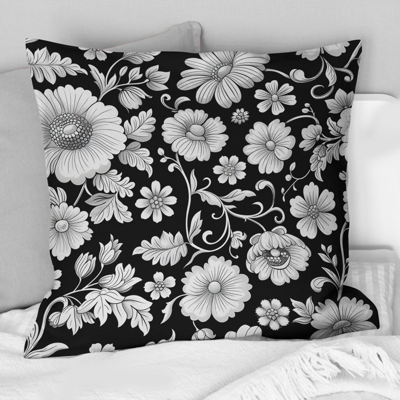 Coussin décoratif noir et blanc à motif floral Blooms I, H 16 po x l 16 po