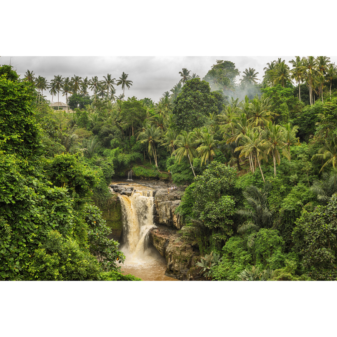 Tegenungan Wasserfall von Tunart - Kunstdrucke auf Leinwand