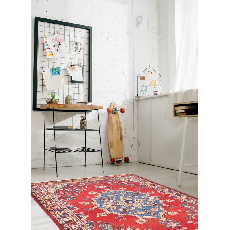 Tapis rouge Andelz 4 pi 6 po x 7 pi 1 po