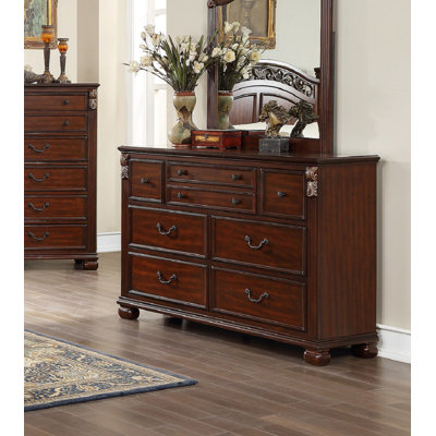 Commode 7 tiroirs en bois au fini brun