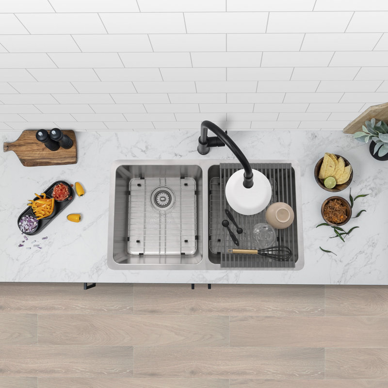 Évier de cuisine 32 po x 18 po en acier inoxydable de calibre 16 avec double cuve encastrée ou encastrée 50/50 avec 2 grilles et support de séchage
