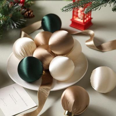 24 pièces de boules de satin de Noël boules d'arbre de Noël en soie de 2,4 pouces décorations d'arbre de Noël de luxe ampoules en satin pour les vacances d'hiver