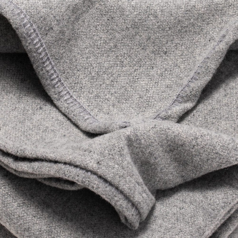 Couverture en laine Lakefront, 80 po x 96 po, Gris