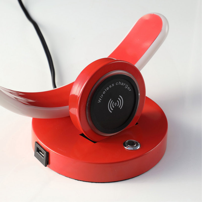 Lampe de table rouge vif de 13,25 po en forme de C avec port USB / sans fil et gradateur tactile