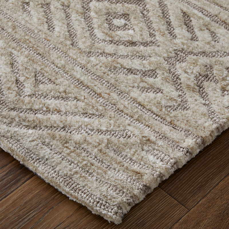Everly Geometric Indoor Rug, Rectangle 2' x 3'