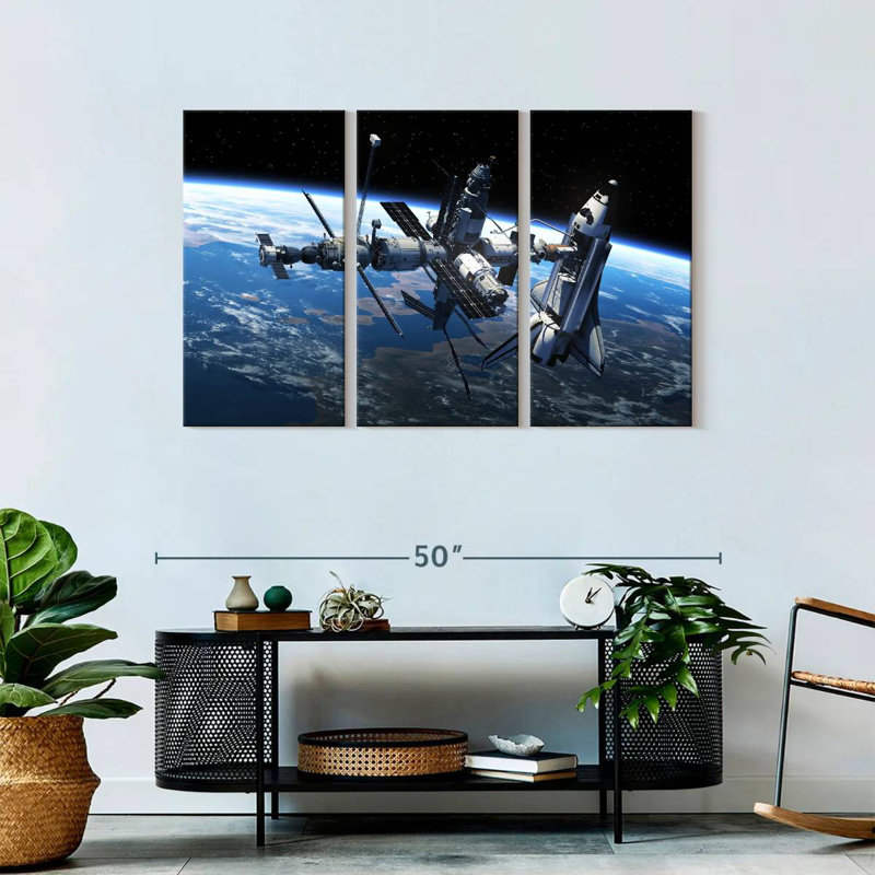  «Space Station, H 28 po x l 45 po
