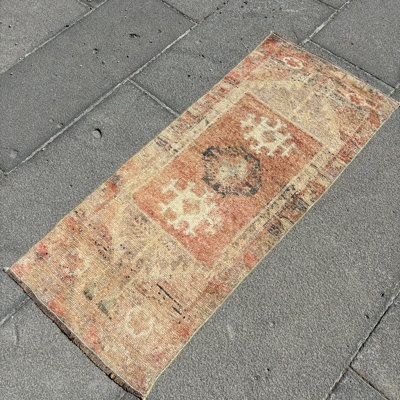 Petit tapis vintage turc Oushak beige avec détails décoratifs en laine pour la décoration intérieure
