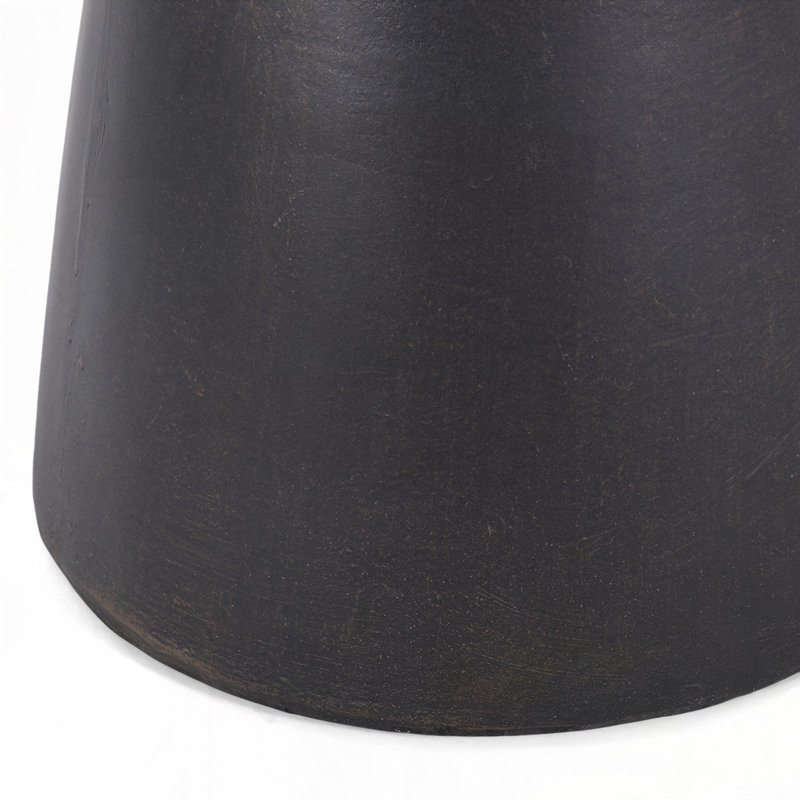 Table d'appoint d'extérieur en béton léger