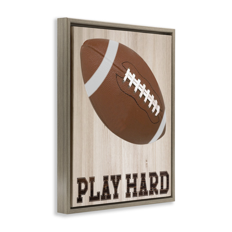 Cadre flottant Play Hard Football, design par Marcus Prime, H 21 po x l 17 po, Cadre flottant orme Montalcino