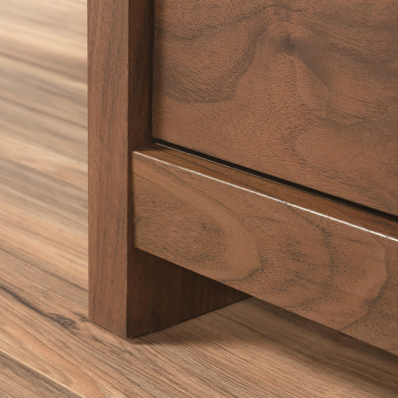 Newquay 4-Drawer Dresser Chest in Grand Walnut, Grand Walnut
