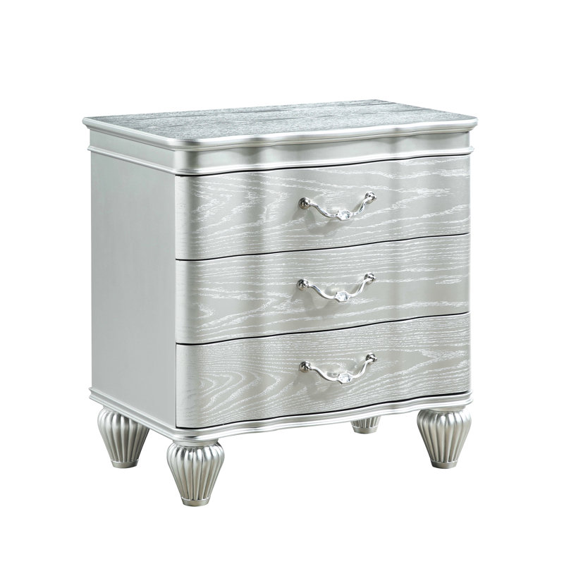 Table de chevet 3 chambres en argent - spacieuse et élégante pour un rangement chic