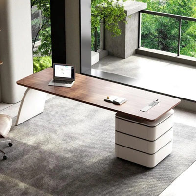Bureau en bois massif d'inspiration rétro