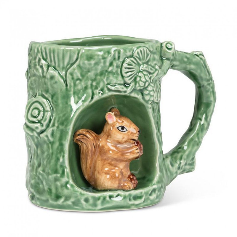 Arbre avec tasse d'écureuil