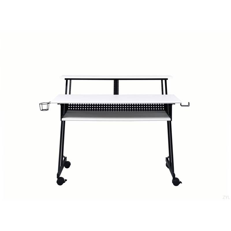 Bureau de studio d'enregistrement musical, Blanc