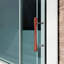 Finition chromée de la porte de patio avec porte en bois