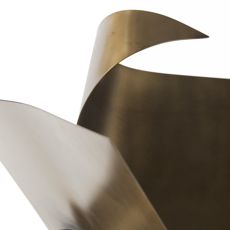 Bishock sculptural en métal, H 18,11 po x l 18,11 po x P 18,11 po, Or antique