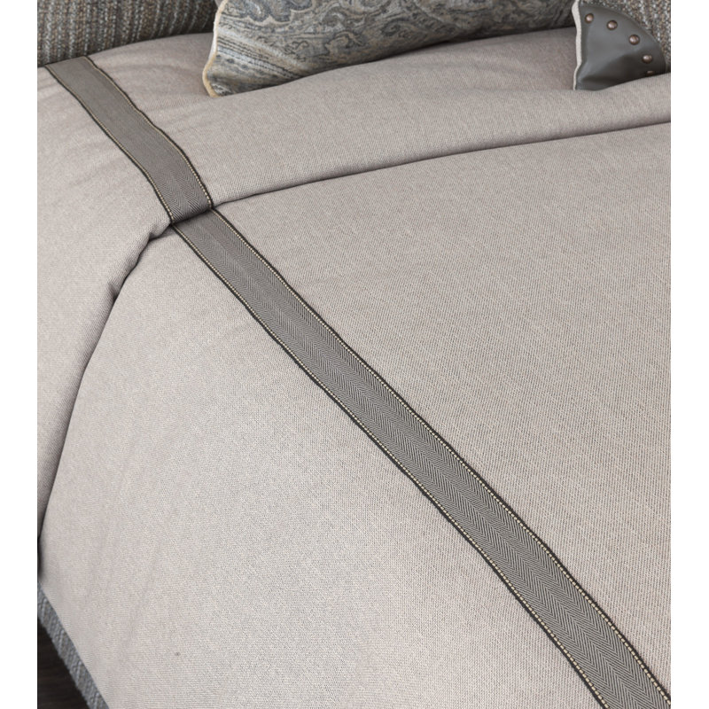 Reign Traditional Polyester Comforter, Button-Tufted, Queen Comforter