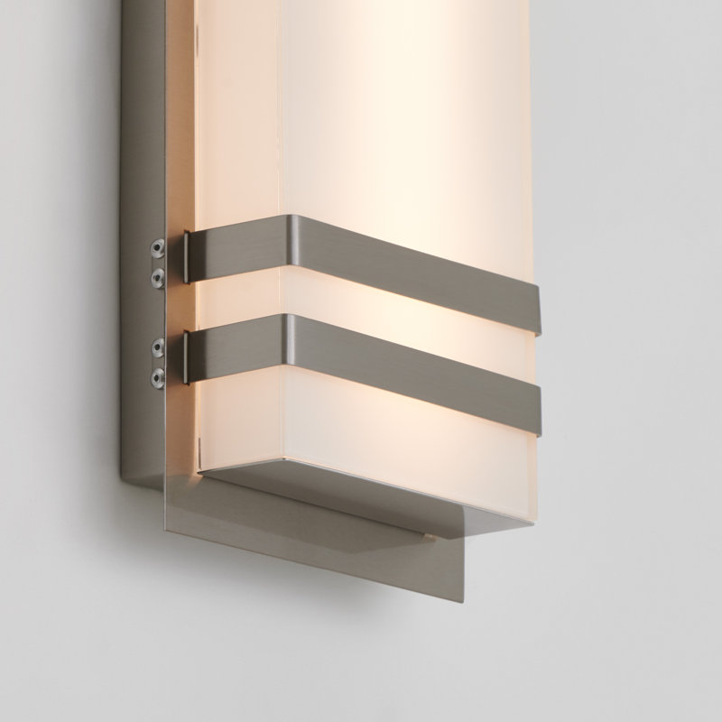 Alaze Metal LED Wall Light, Silver