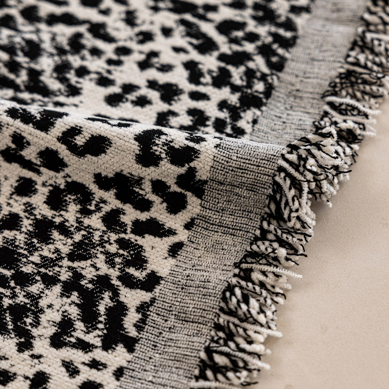 Housse de canapé en chenille Luxury, H 71 po x l 150 po x P 0,1 po, Noir, noir, noir, noir