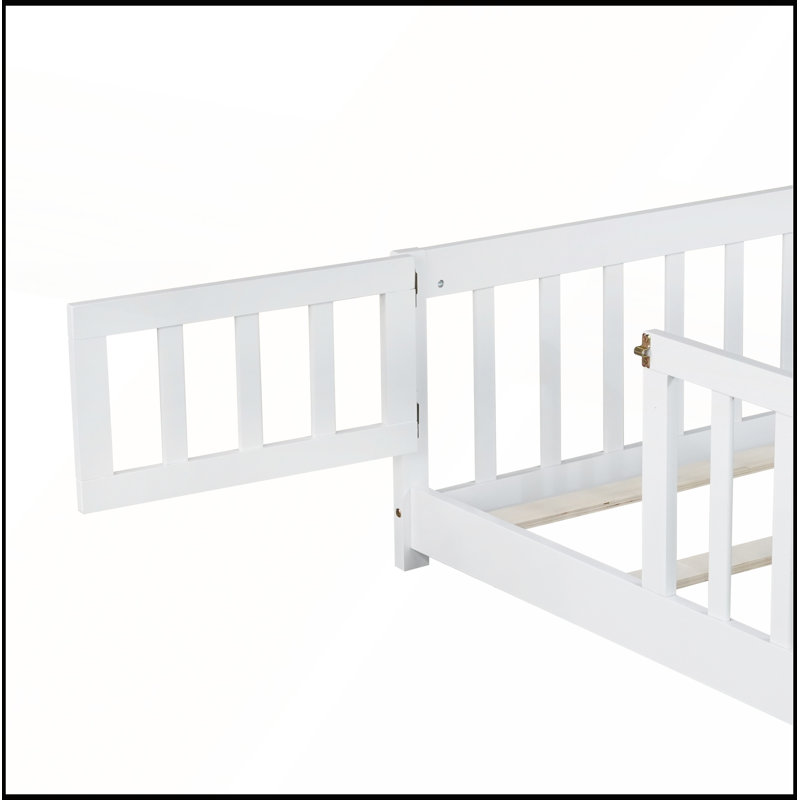 Lit double pleine grandeur avec clôture et barrières de sécurité pour les chambres compactes et la sécurité des enfants
