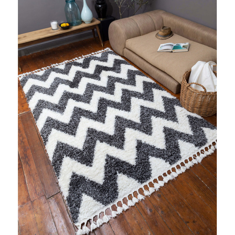 Marou Chevron Indoor Rug, Rectangle 2'8" x 5'