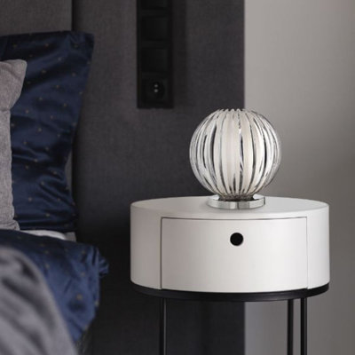 Icterine Metal Globe Lamp