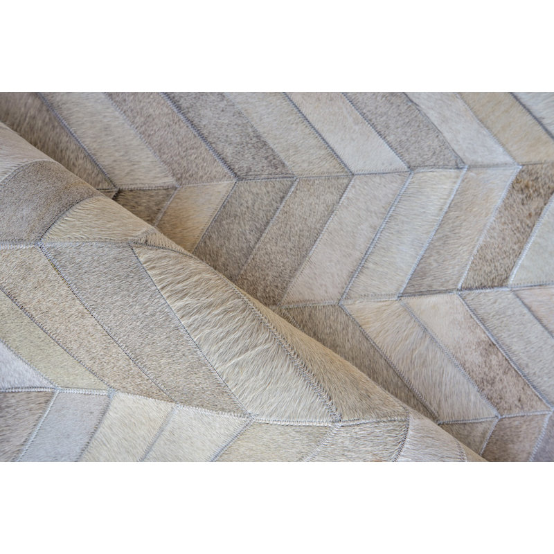 Natural Hide Cowhide Chevron Area Rug, Rectangle 8' x 11'