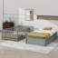 Lit de jour simple en bois avec garde-corps en forme de clôture pour la sécurité et deux tiroirs intégrés pratiques pour le rangement-229489509