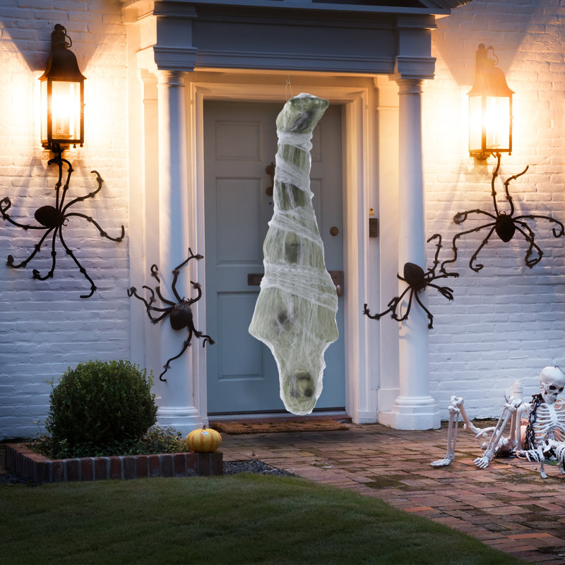 Décoration cadavre squelette suspendu cocon