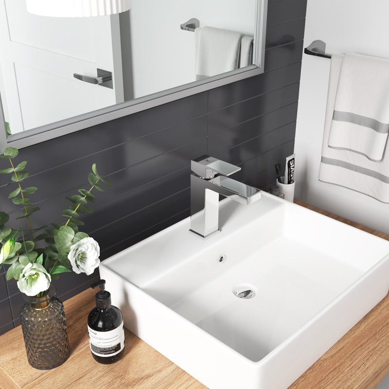 Single-handle Bathroom Faucet with Drain Assembly, Gold